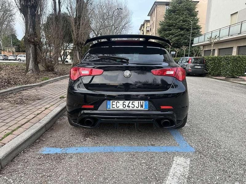 Usata Alfa Romeo Giulietta Quadrifoglio Verde 235 CV (172 kW) 2011 Nero Utilitaria