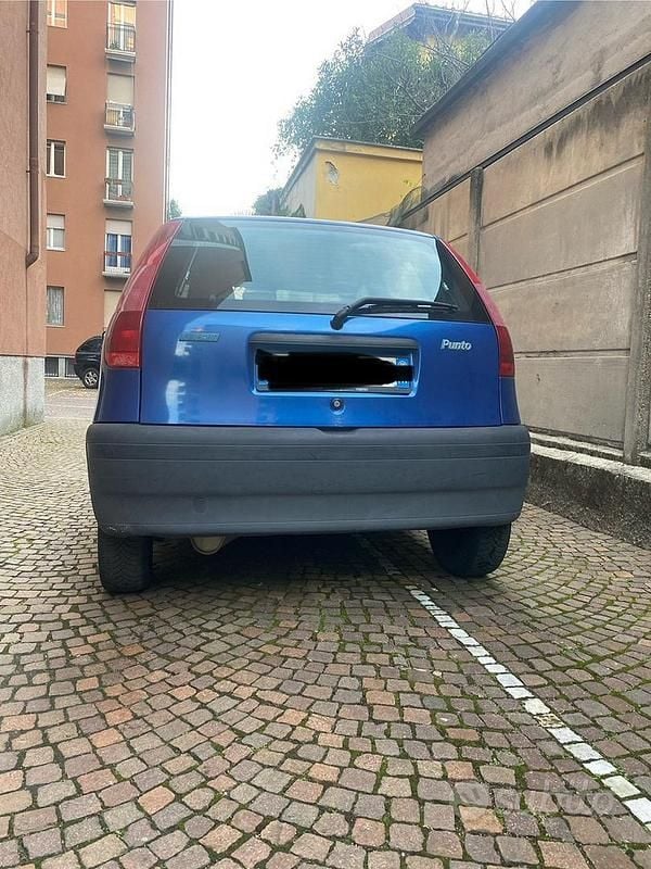 Usata Fiat Punto 1999 Blu Utilitaria
