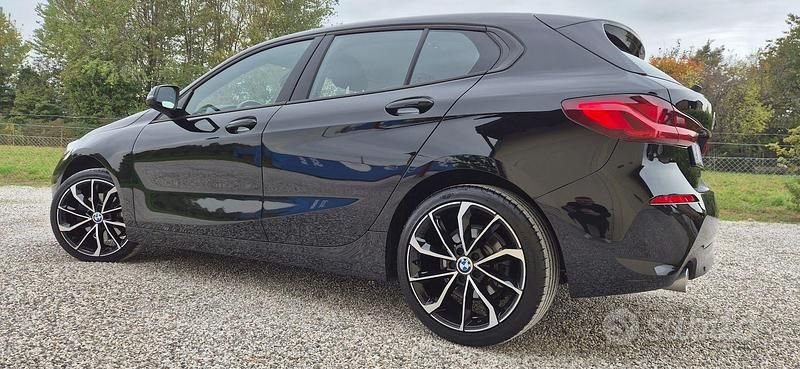 Usata BMW 116 Efficient Dynamics 2021 Nero Utilitaria