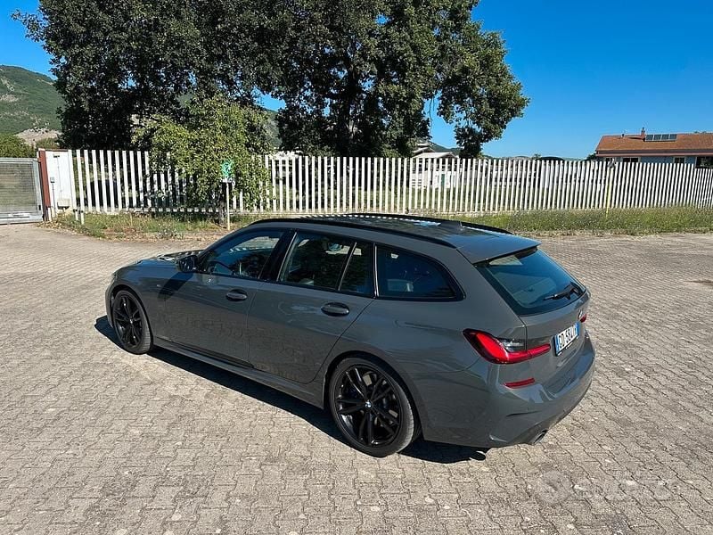 Grigio Usata 2020 BMW 330 M Sport Station wagon | 26.600 € (Buon prezzo) - Immagine 1/4