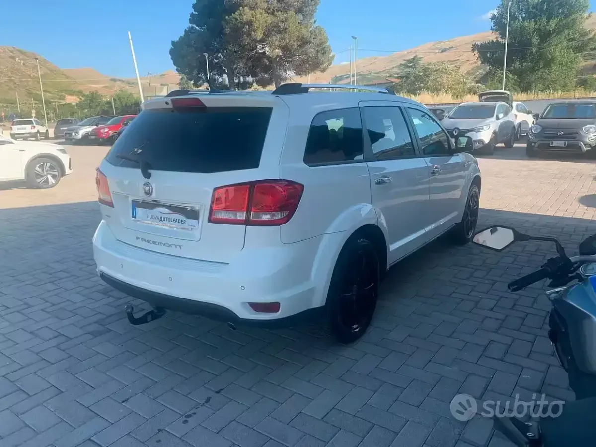 Usata Fiat Freemont Lounge 170 CV (125 kW) 2014 Bianco SUV