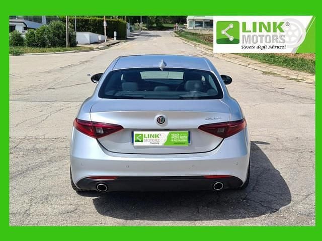 Usata Alfa Romeo Giulia Ti 190 CV (139 kW) 2020 Argento Berlina