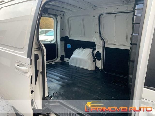 Usata Hyundai Staria 177 CV (130 kW) 2022 Bianco Monovolume