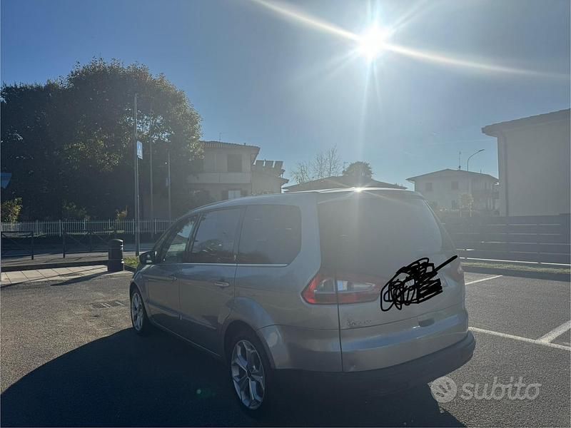 Usata Ford Galaxy 140 CV (102 kW) 2008 Grigio Monovolume