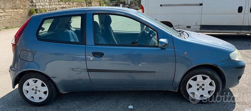 Usata Fiat Punto 69 CV (50 kW) 2004 Utilitaria