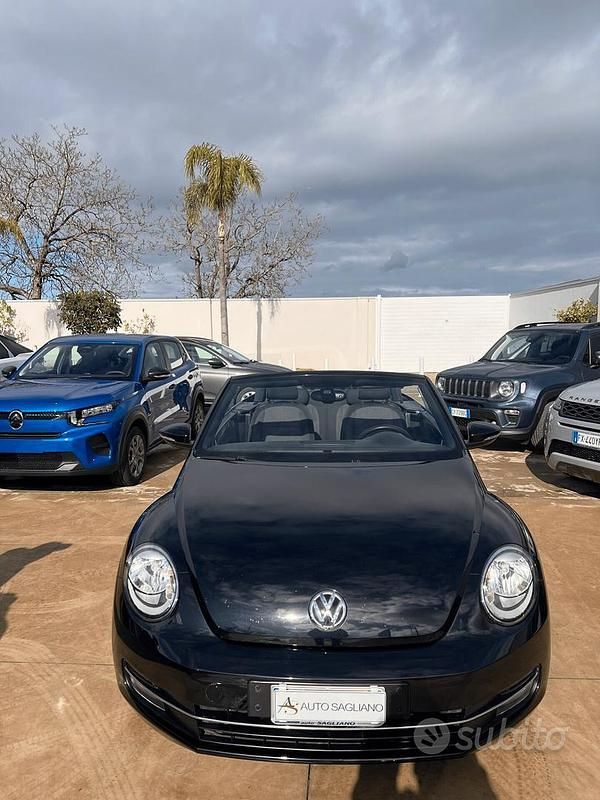 Usata VW Beetle Cabriolet Design 104 CV (76 kW) 2014 Nero Cabrio