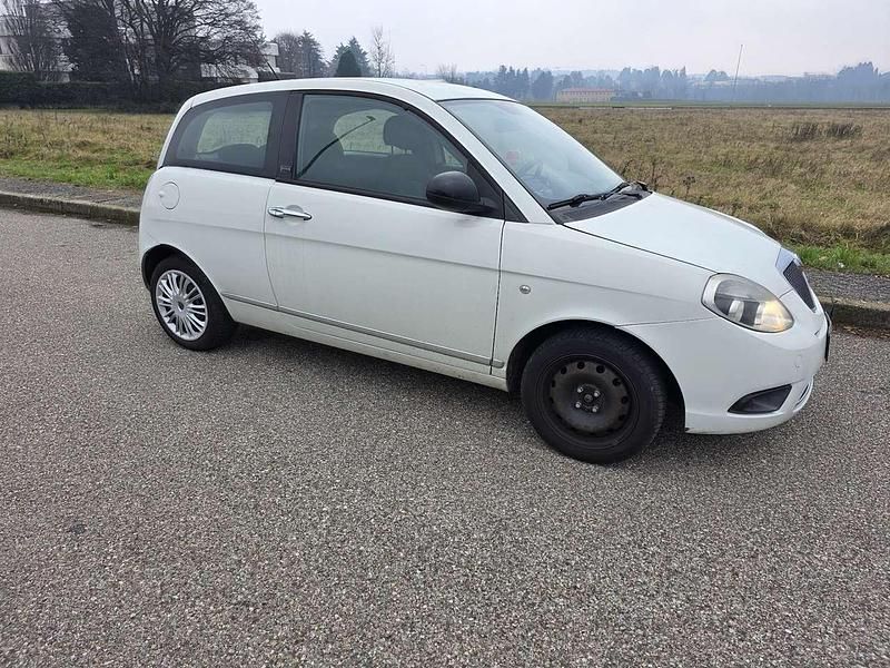 Usata Lancia Ypsilon Platinum 69 CV (50 kW) 2011 Other Utilitaria