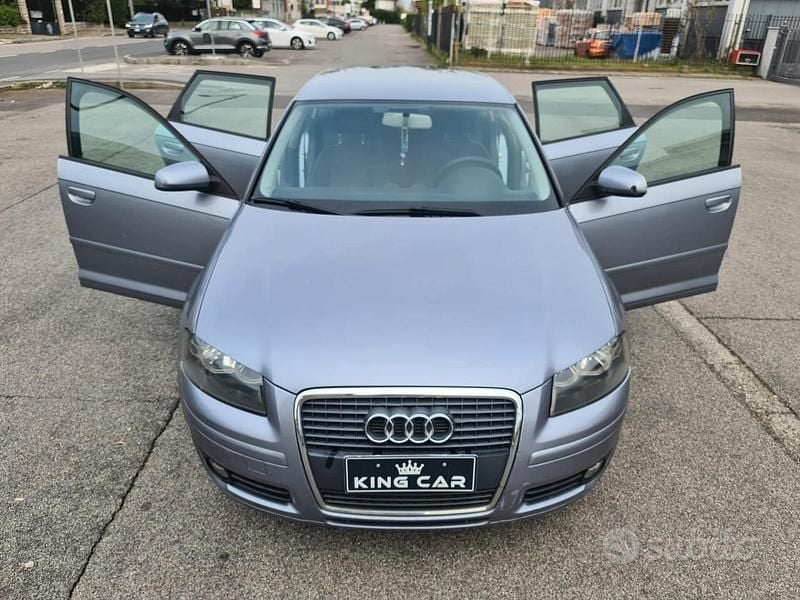 Grigio Usata 2005 Audi A3 Ambiente Tre volumi | 3000 € (Buon prezzo) - Immagine 1/4
