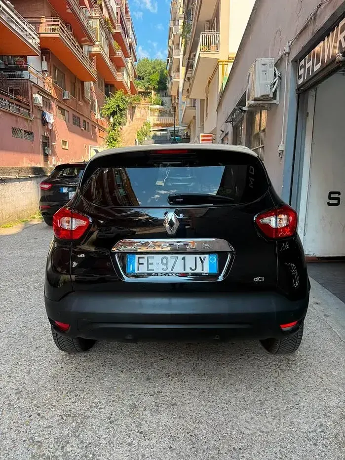 Usata Renault Captur 110 CV (80 kW) 2016 Nero SUV