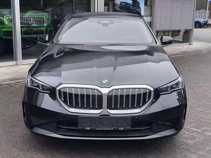 Usata BMW 520 197 CV (144 kW) 2024 Black sapphire metallic Berlina