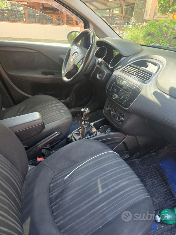 Blu Usata 2011 Fiat Grande Punto Due volumi | 2500 € (Ottimo prezzo) - Immagine 1/4