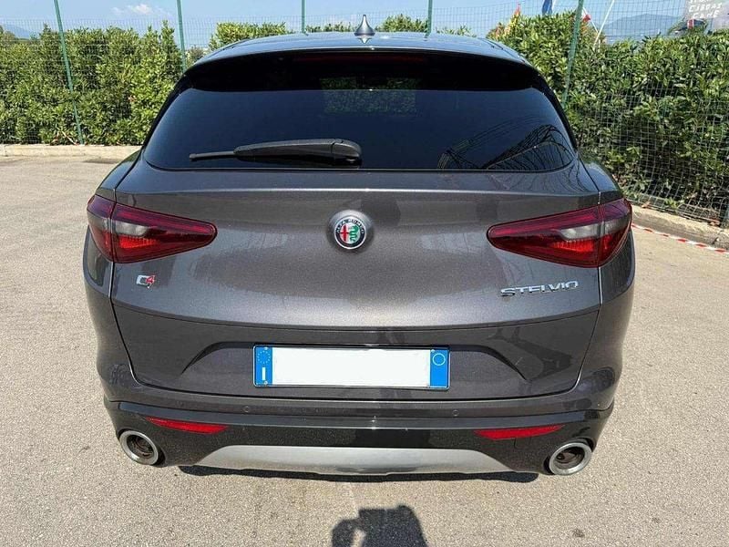 Usata Alfa Romeo Stelvio Veloce 210 CV (154 kW) 2021 Grigio scuro SUV