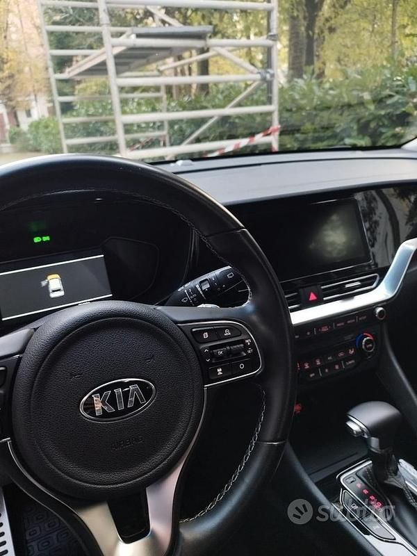 Usata Kia Niro 105 CV (77 kW) 2022 Blu SUV