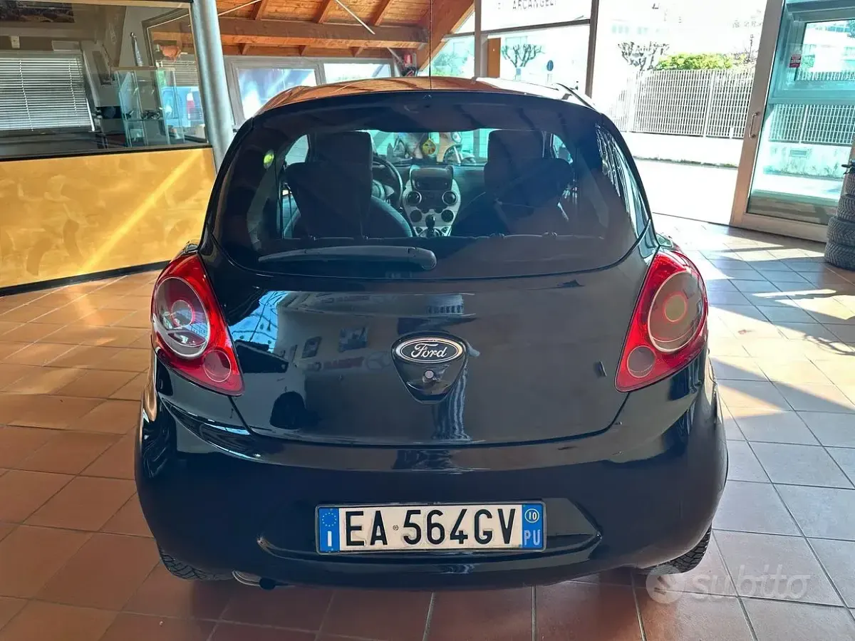Usata Ford Ka Titanium 75 CV (55 kW) 2010 Nero Utilitaria
