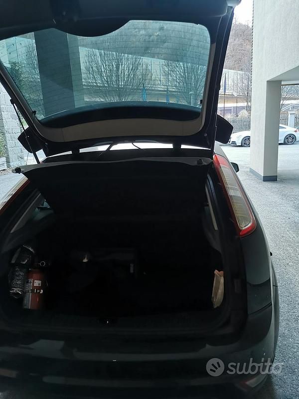 Usata Ford Focus Titanium 100 CV (73 kW) 2010 Station wagon