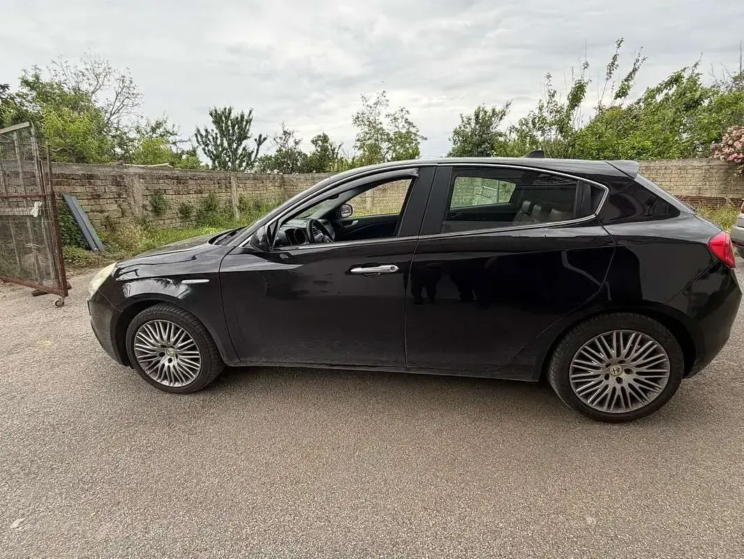 Usata Alfa Romeo Giulietta Progression 105 CV (77 kW) 2015 Utilitaria