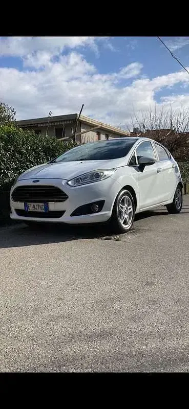 Usata Ford Fiesta Titanium 75 CV (55 kW) 2014 Utilitaria