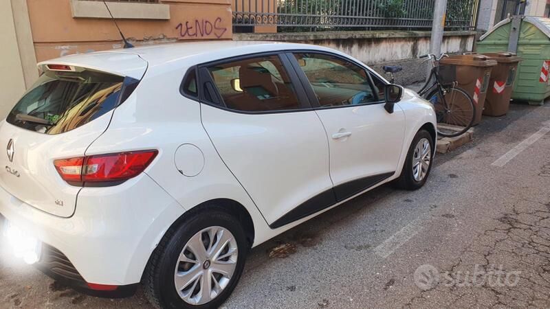 Usata Renault Clio IV 75 CV (55 kW) 2015 Bianco Utilitaria