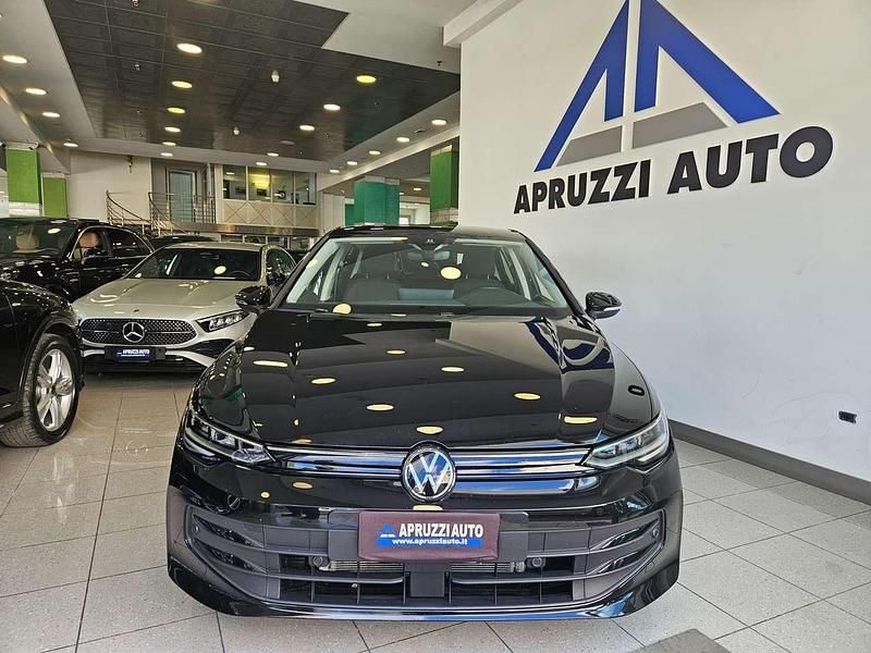 Usata VW Golf VIII Life 116 CV (85 kW) 2025 Nero Berlina