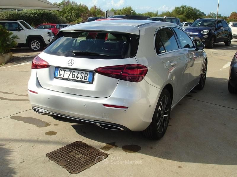 Usata Mercedes A180 Advanced Plus 116 CV (85 kW) 2023 Grigio argento met. Berlina