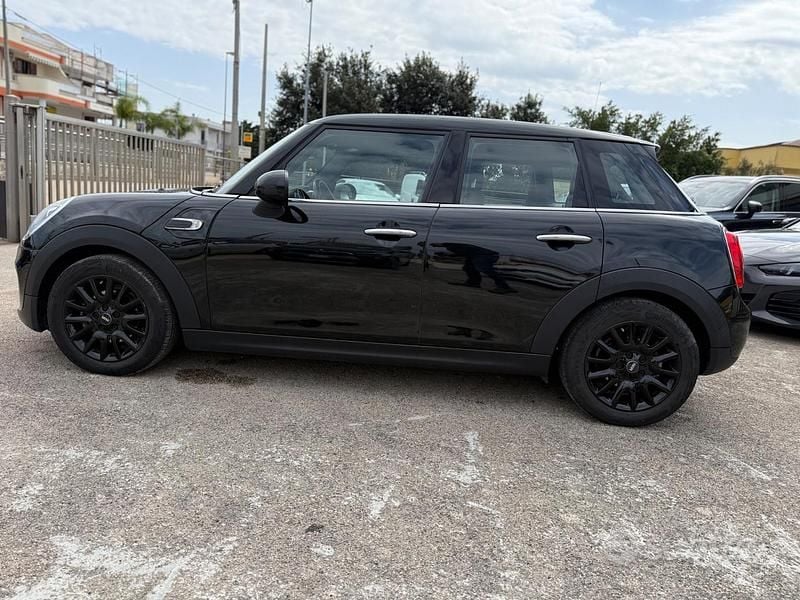 Usata Mini Cooper D 116 CV (85 kW) 2017 Nero Utilitaria
