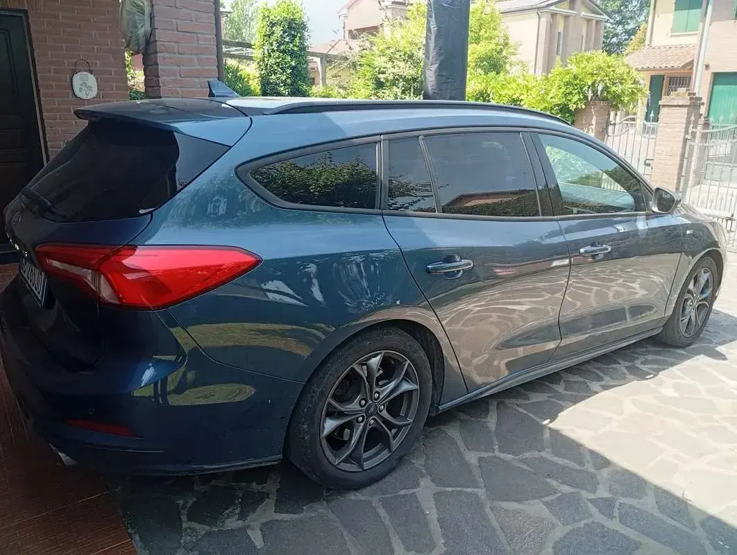 Usata Ford Focus ST-Line 120 CV (88 kW) 2020 Bluazzurro Station wagon