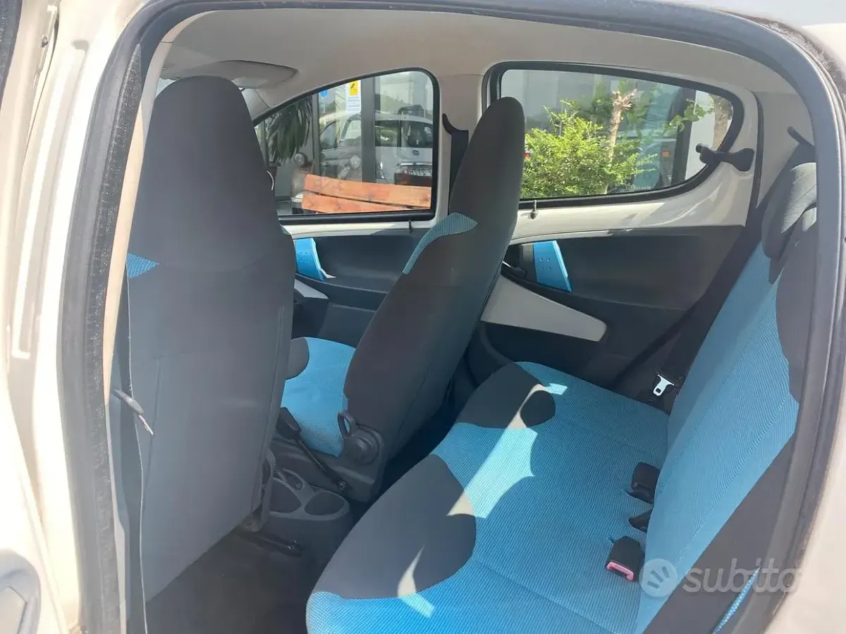 Usata Peugeot 107 Urban Move 68 CV (50 kW) 2008 Bianco Utilitaria