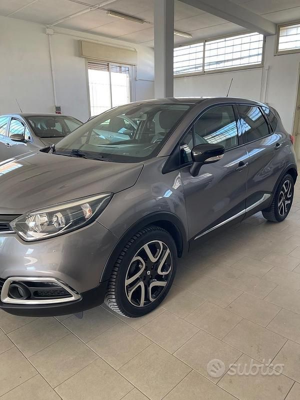 Usata Renault Captur 90 CV (66 kW) 2015 Blu SUV