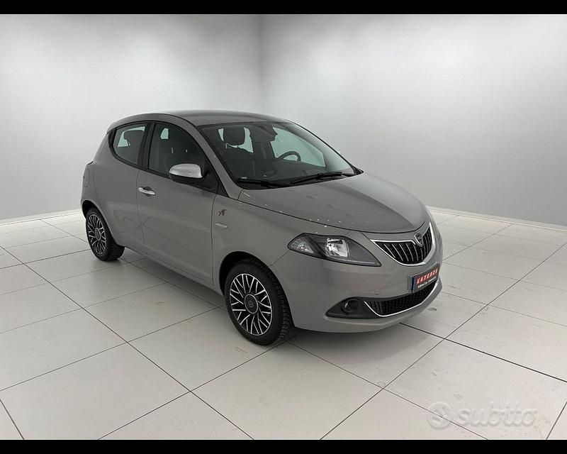 Usata Lancia Ypsilon S 69 CV (50 kW) 2022 Grigio Utilitaria