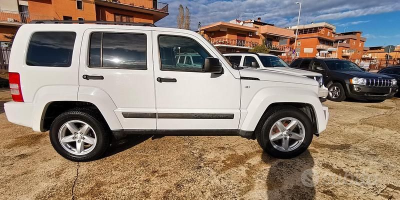 Usata Jeep Cherokee Limited 200 CV (147 kW) 2011 Bianco SUV