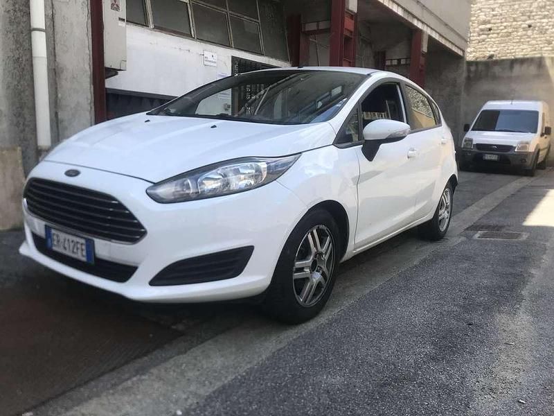 Usata 2013 Ford Fiesta Business Edition Due volumi | 3500 € (Buon prezzo) - Immagine 1/4