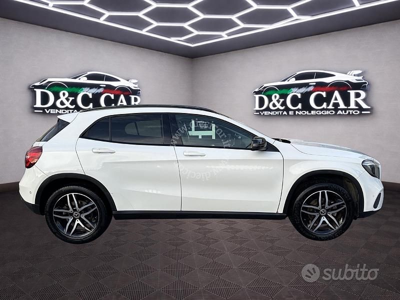 Usata Mercedes GLA180 122 CV (89 kW) 2019 Bianco SUV