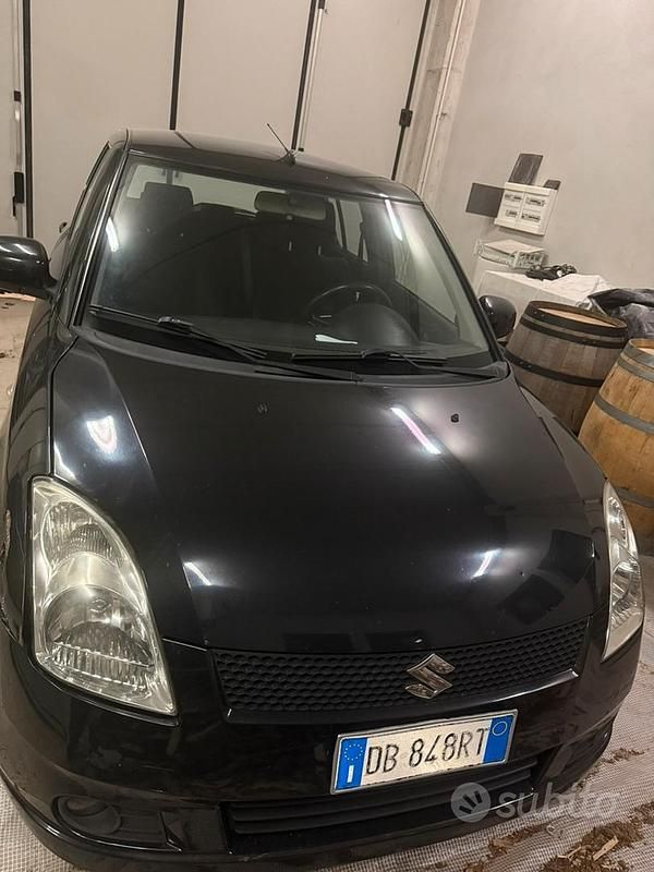 Usata Suzuki Swift 70 CV (51 kW) 2006 Nero Utilitaria