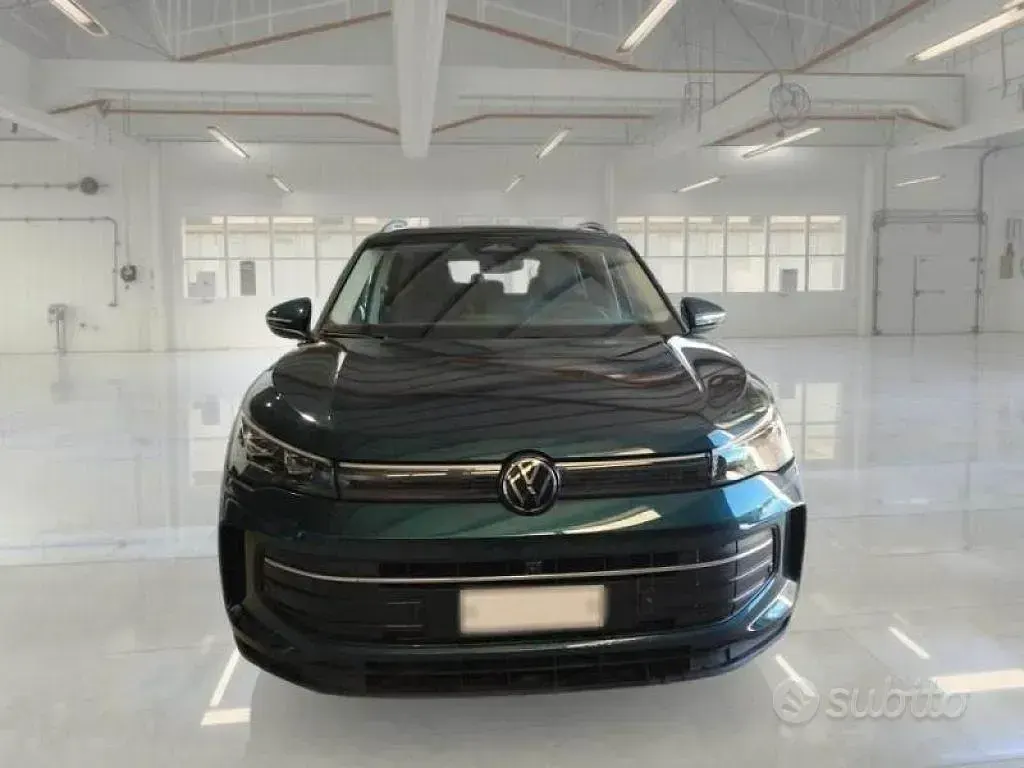 Nuova VW Tiguan Edition 131 CV (96 kW) 2025 Verde SUV