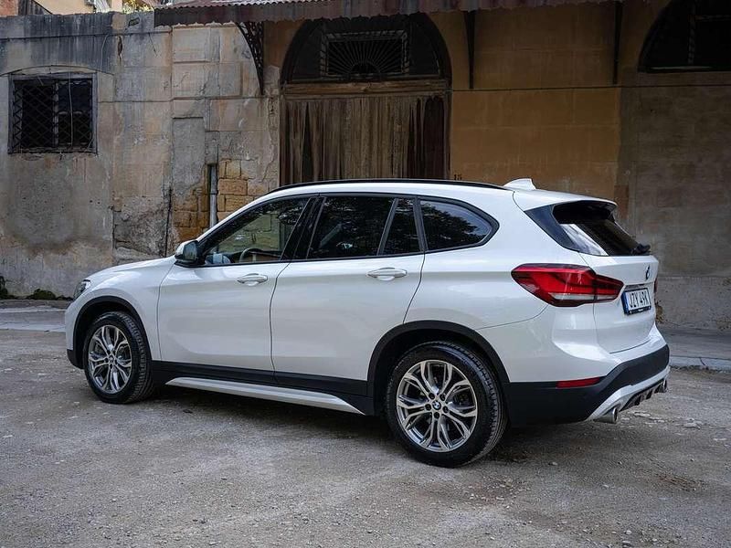 Usata BMW X1 Efficient Dynamics 190 CV (139 kW) 2021 Bianco SUV