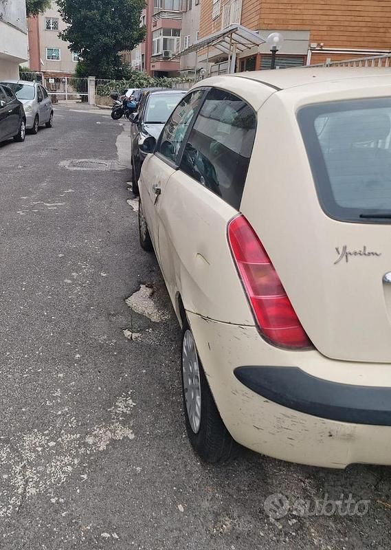 Usata Lancia Ypsilon 2004 Utilitaria