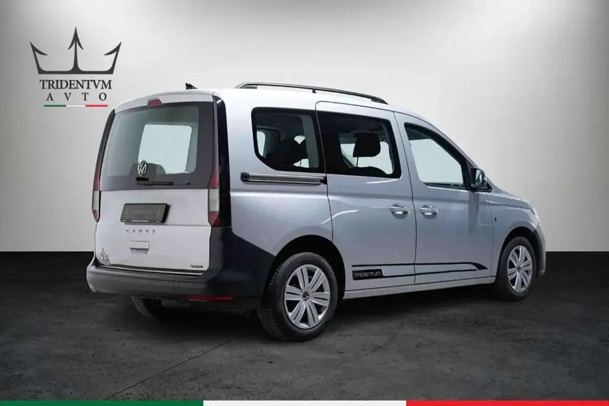 Usata VW Caddy 122 CV (89 kW) 2022 Argento Monovolume