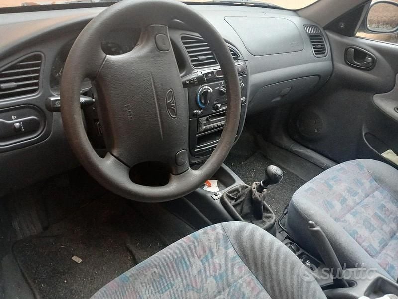 Usata Chevrolet Lanos 86 CV (63 kW) 2001 Grigio Berlina