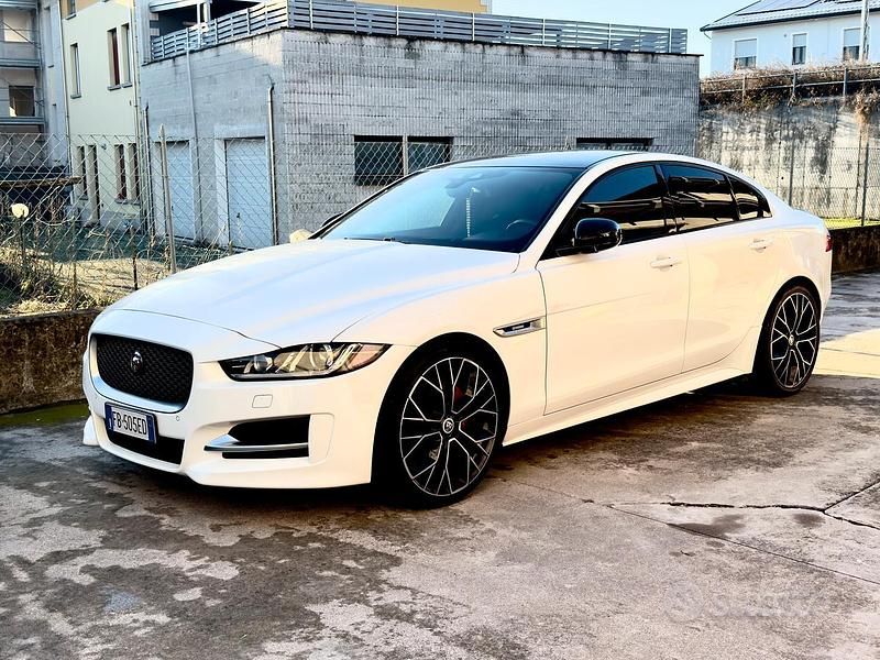 Usata Jaguar XE R-Sport 180 CV (132 kW) 2016 Bianco Berlina
