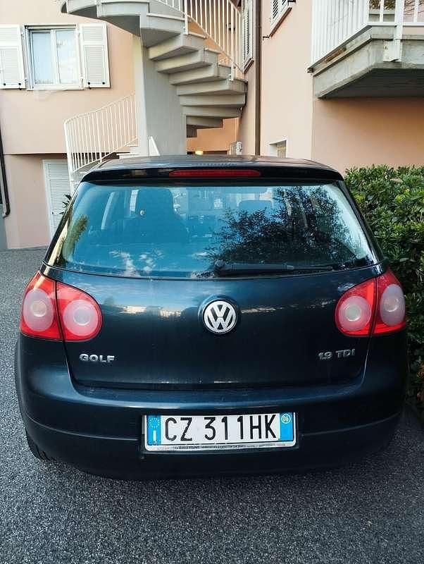 Blu/azzurro Usata 2004 VW Golf IV Comfortline Tre volumi | 1200 € (Super prezzo) - Immagine 1/4
