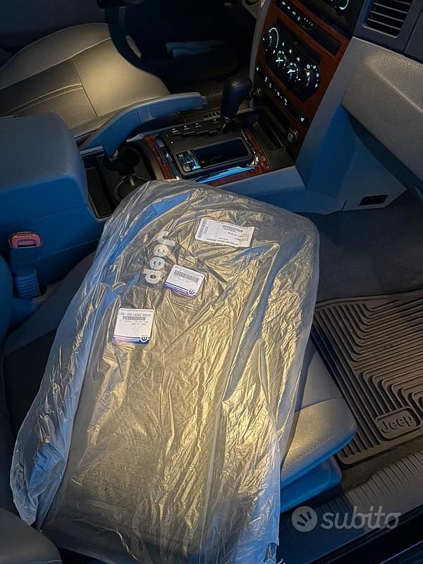 Usata Jeep Grand Cherokee 326 CV (239 kW) 2005 Nero SUV