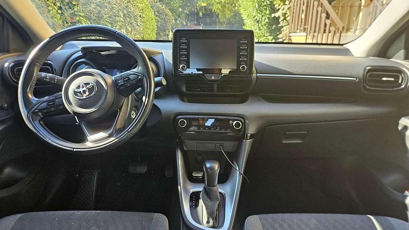 Usata Toyota Yaris Hybrid Trend 92 CV (67 kW) 2022 Berlina