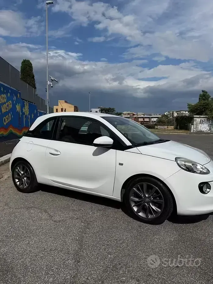 Usata Opel Adam 69 CV (50 kW) 2013 Bianco Utilitaria
