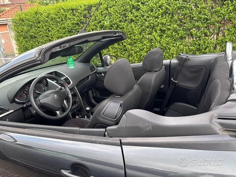 Usata Peugeot 207 CC 120 CV (88 kW) 2011 Grigio Cabrio