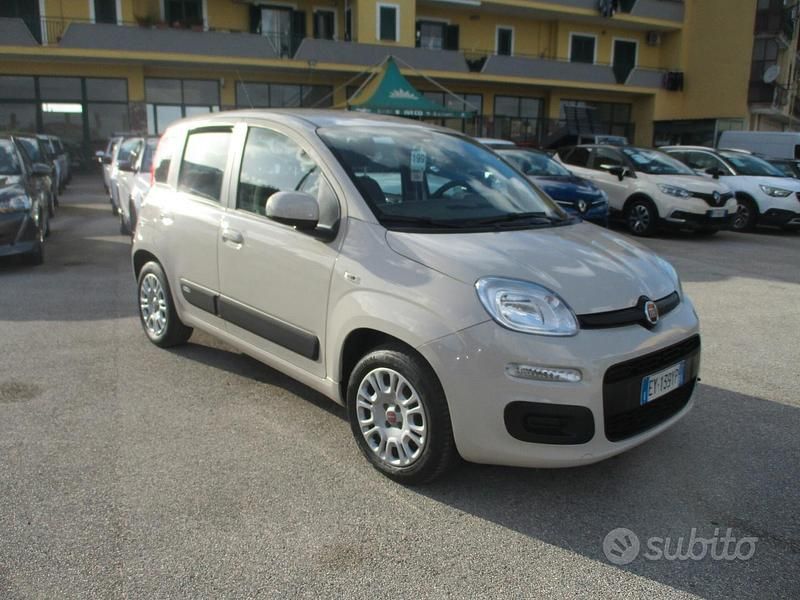 Usata Fiat Panda Lounge 69 CV (50 kW) 2015 Beige Utilitaria
