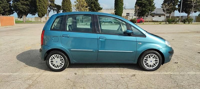 Gebraucht Lancia Musa 75 PS (55 kW) 2005 Grün Van / Kleinbus