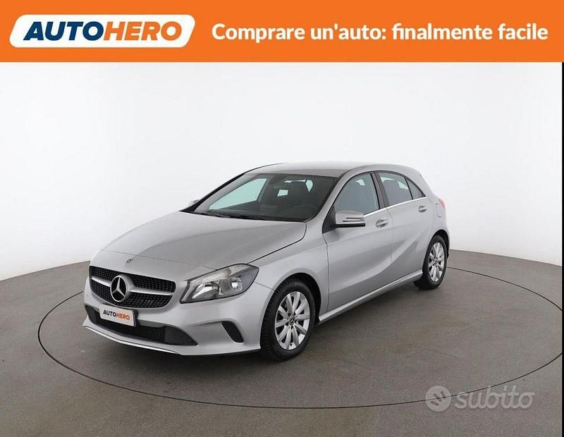 Grigio Usata 2018 Mercedes A160 Tre volumi | 16.299 € - Immagine 1/2