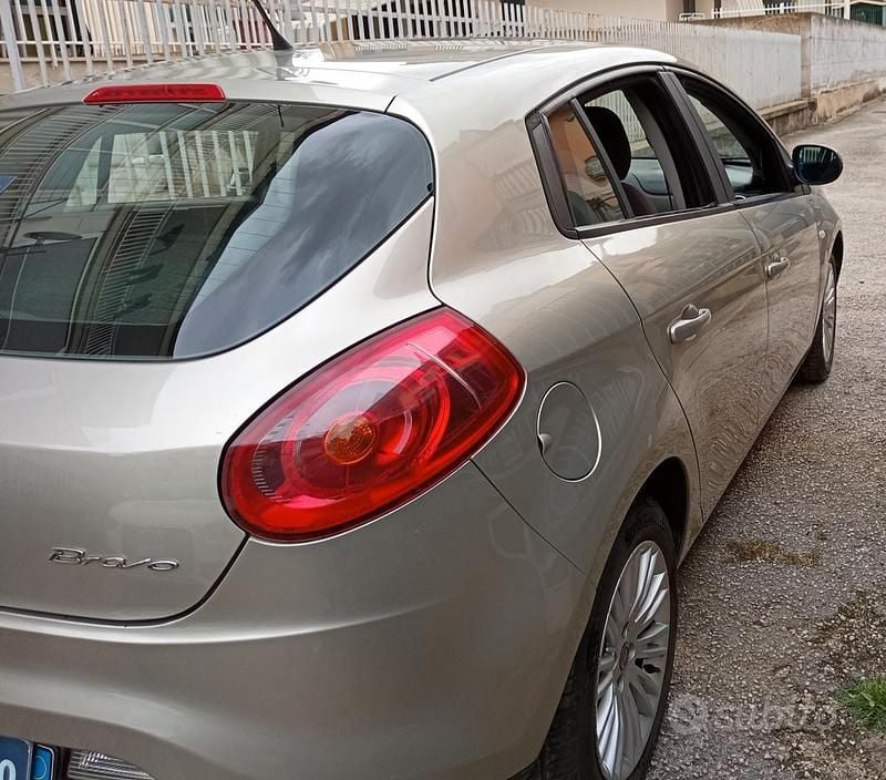 Usata Fiat Bravo Dynamic 89 CV (65 kW) 2009 Beige Utilitaria