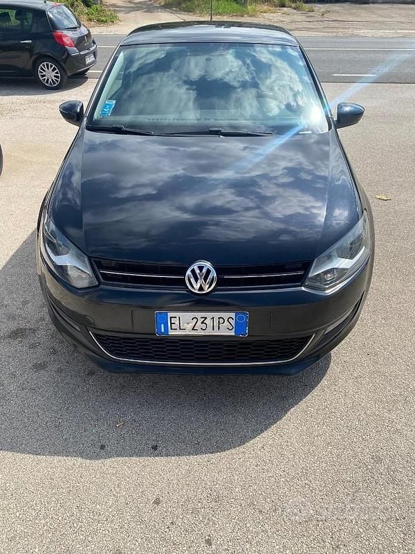 Nero Usata 2012 VW Polo Comfortline Due volumi | 3000 € (Super prezzo) - Immagine 1/4