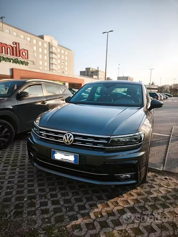Usata VW Tiguan R-line 150 CV (110 kW) 2019 Grigio SUV